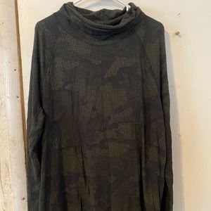 Express Camo/Multicolor Long-Sleeve Turtleneck